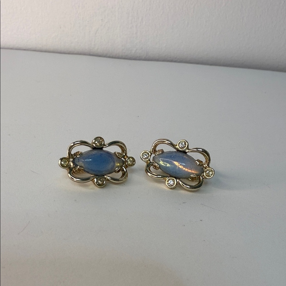 Sarah Coventry Silver Tone Opal Clip On Earrings